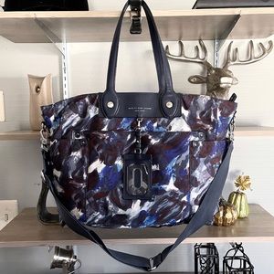 Marc by Marc Jacobs Preppy Nylon East West Tote printed.